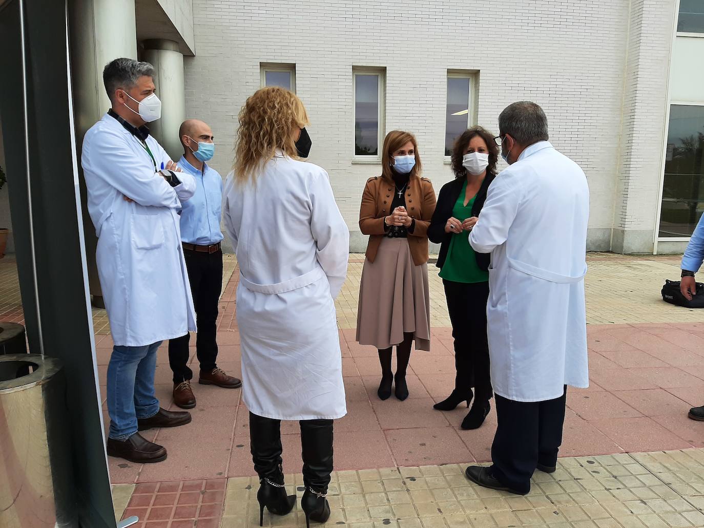 Catalina García anuncia una inversión de más de cinco millones de euros para el Hospital Alto Guadalquivir de Andújar