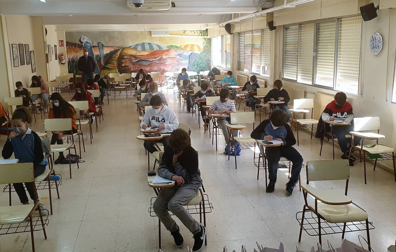 Un total de 26 jóvenes de la provincia muestran su destreza hoy en Andújar