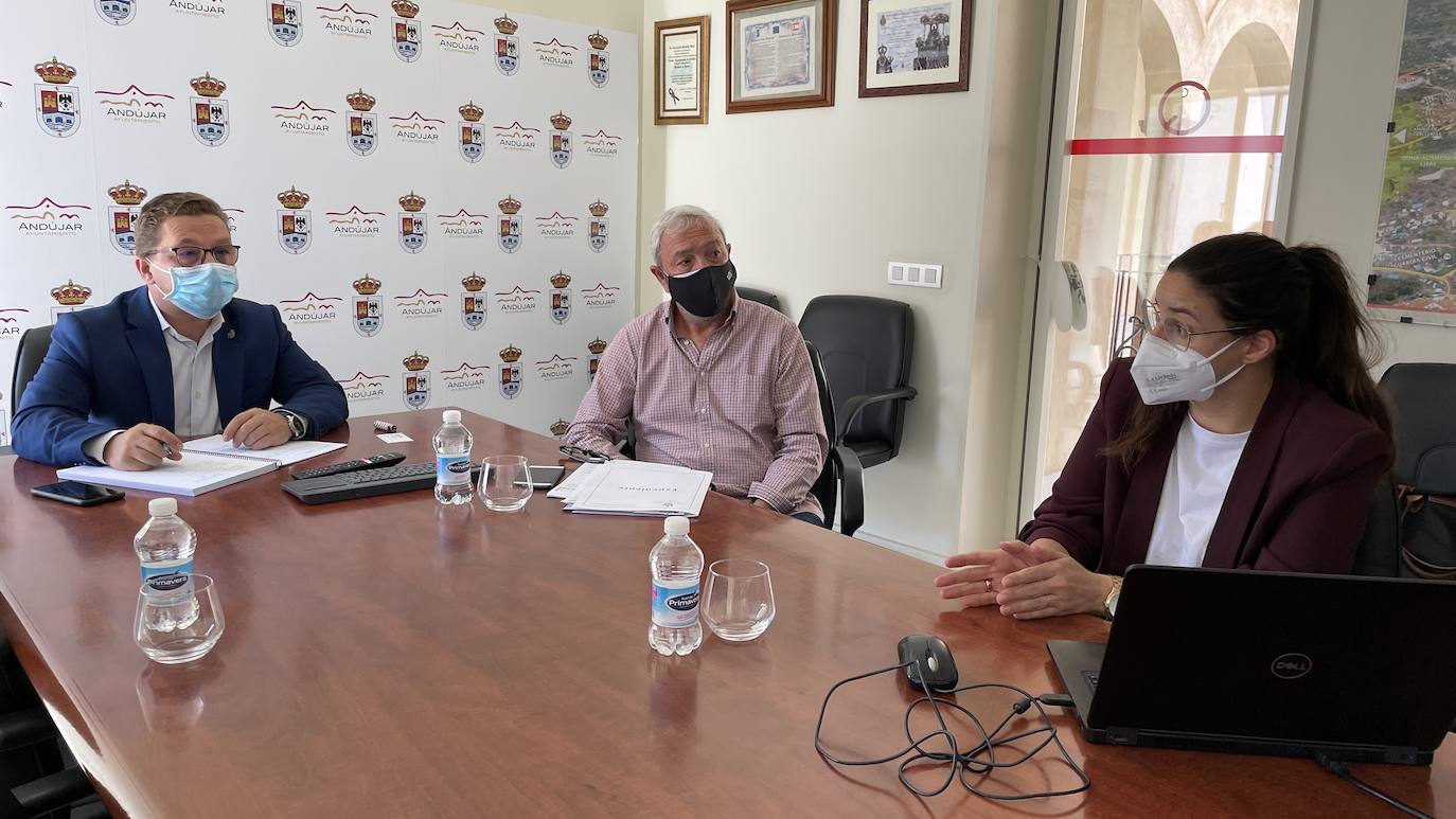 Reunión en el Ayuntamiento con la empresa ENCE para abordar la construcción de una planta solar fotovoltaica en Andújar