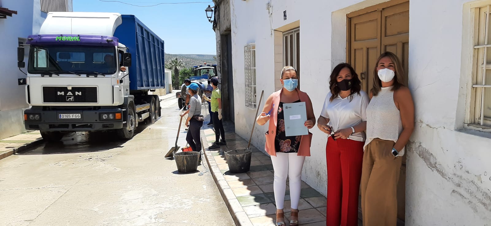 La subdelegada visita Santiago de Calatrava para analizar la situación tras el temporal que causó daños en infraestructuras municipales