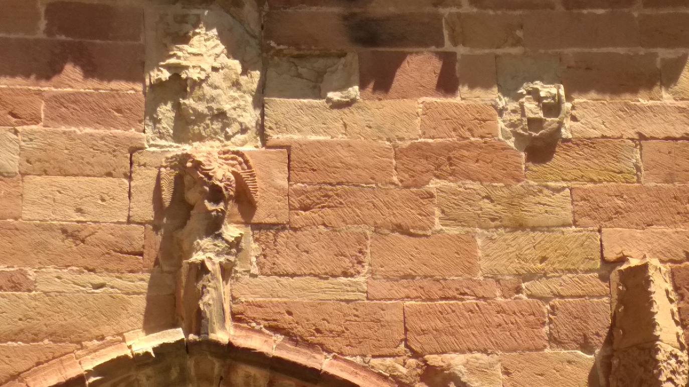 La Asociación Amigos del Patrimonio de Andújar muestra su preocupación por el deterioro de la fachada sur de la iglesia de San Miguel