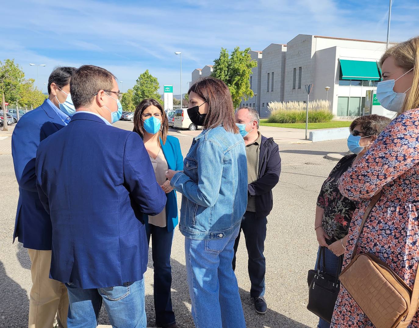 Férriz esgrime la bandera de la sanidad pública para aprobar las cuentas regionales de 2022