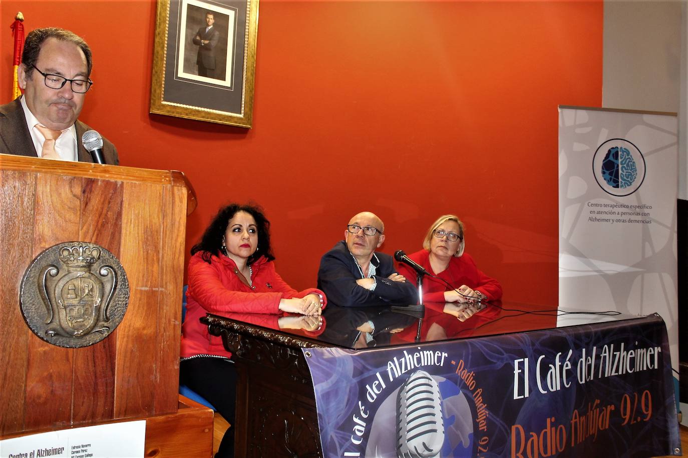 La Asociación de Enfermos de Alzhéimer presenta su sexto libro de poesías y diseña ideas