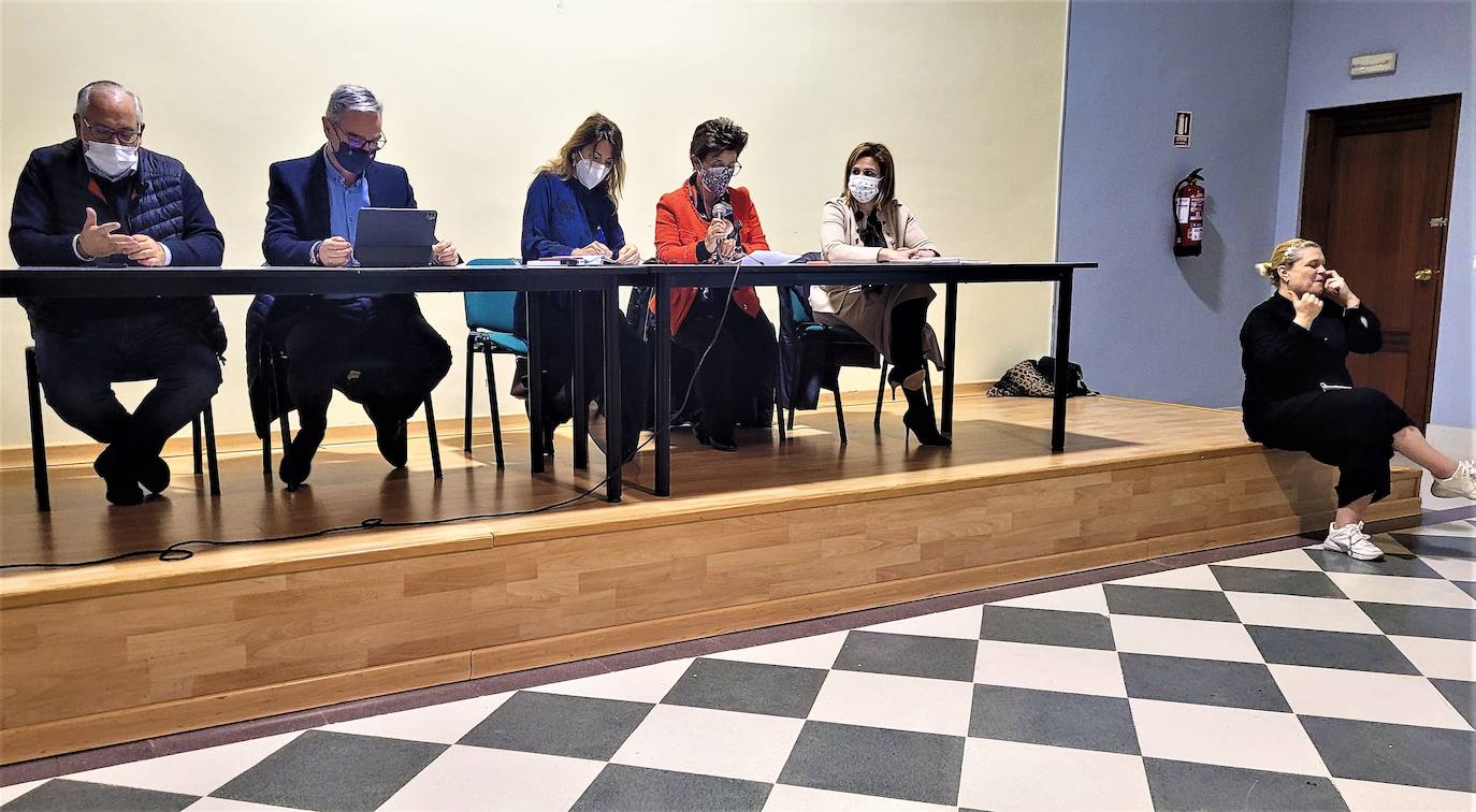 La Junta de Andalucía destaca la reducción de la listas de espera en dependencia