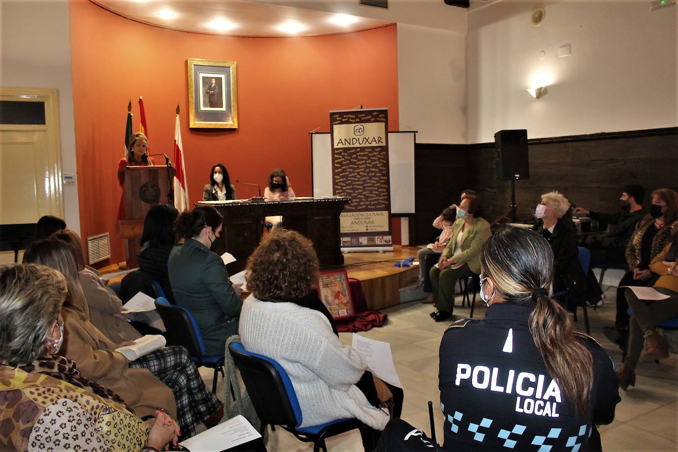 El acto literario 'Grito de Mujer', auspiciado por Anduxar, ha exigido un mundo más igualitario