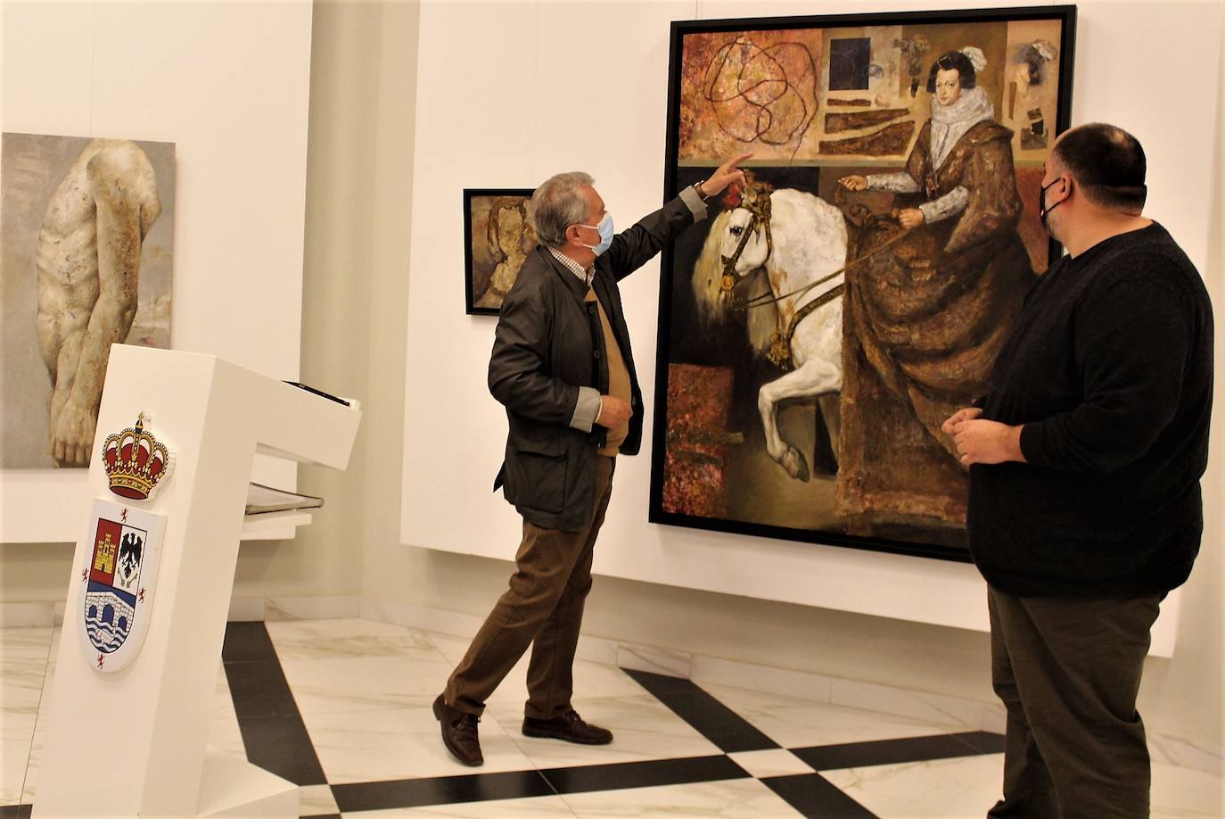 El artista José Ramón Navarro invita a la sugerencia con sus miradas expresivas