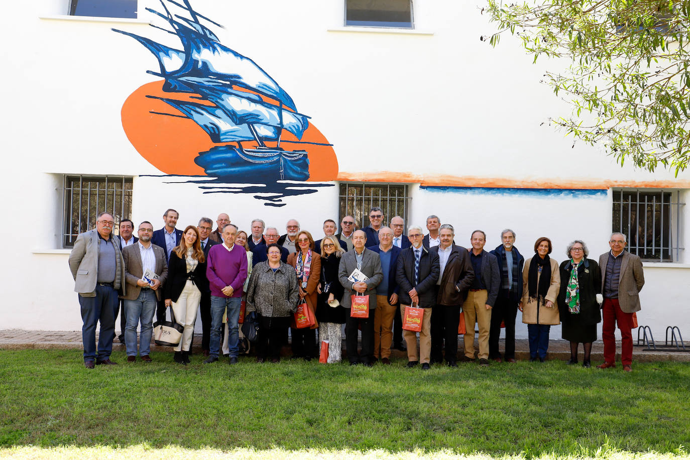 La primera promoción del COU del IES Nuestra Señora de la Cabeza se encuentra 50 años después