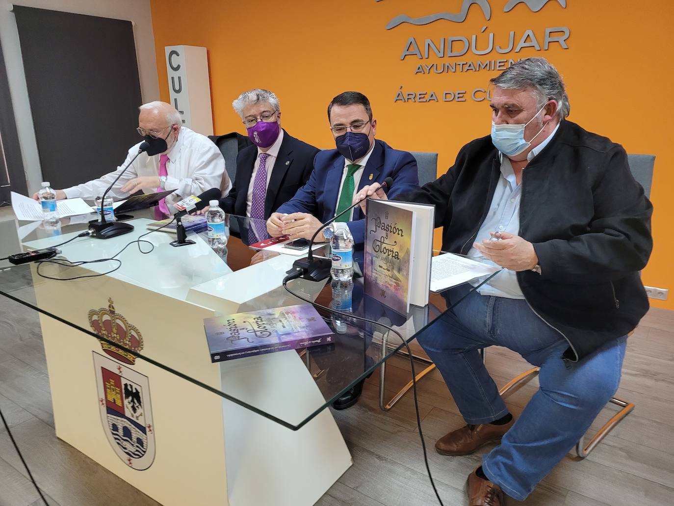 Una publicación ofrece una dimensión precisa de las devociones andujareñas