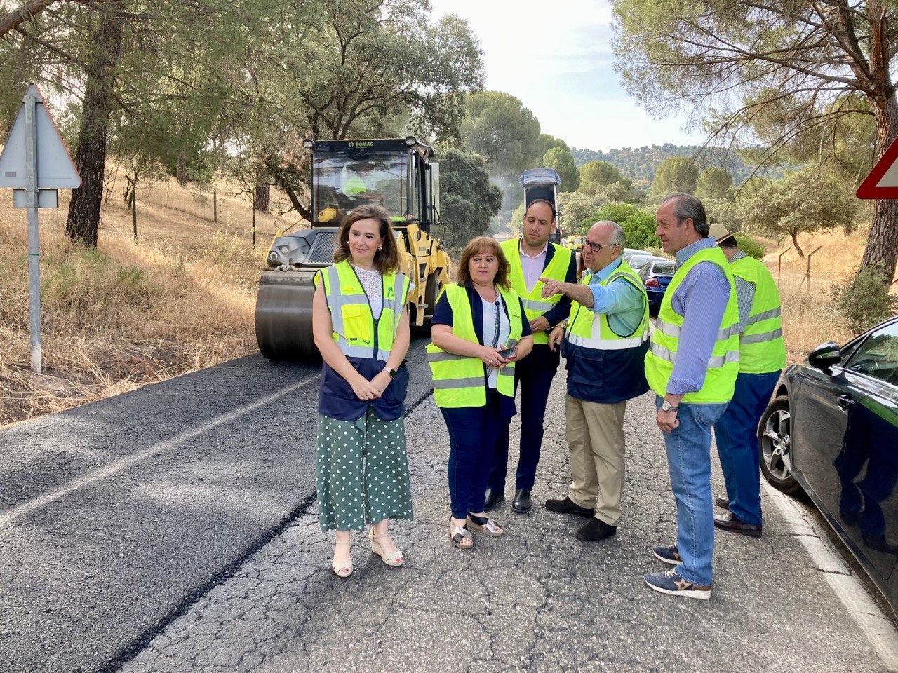 Fomento ejecuta su tercer reasfaltado en la 'carretera de la Virgen'