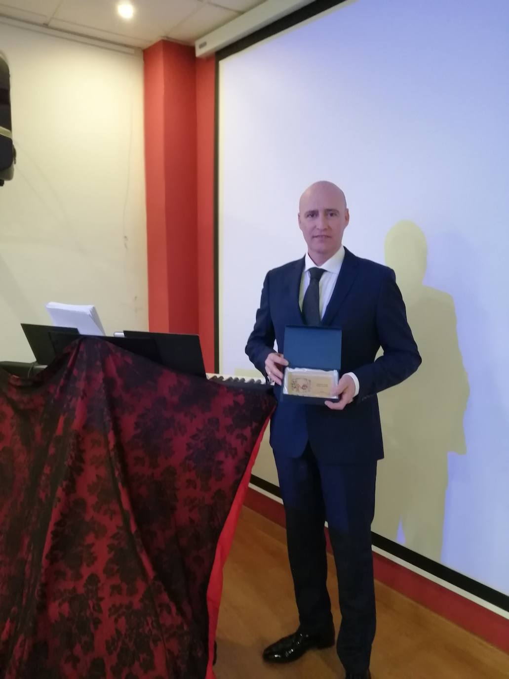 Antonio Pareja crea el himno de los 25 años de la cofradía filial de Málaga