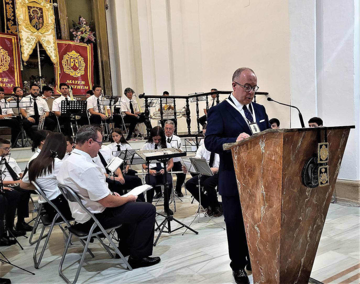 La cofradía de la Virgen del Carmen celebra sus cultos