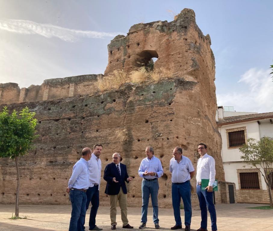 El delegado del Gobierno valora el empuje de la Junta a la conservación de la muralla de Andújar