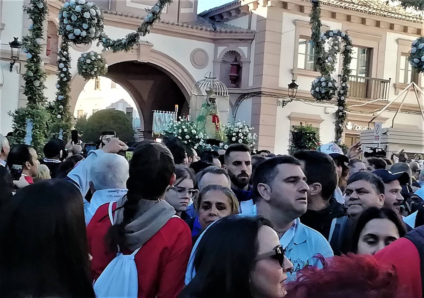 La bajada de la Virgen genera ingresos extras e inyección a la economía local