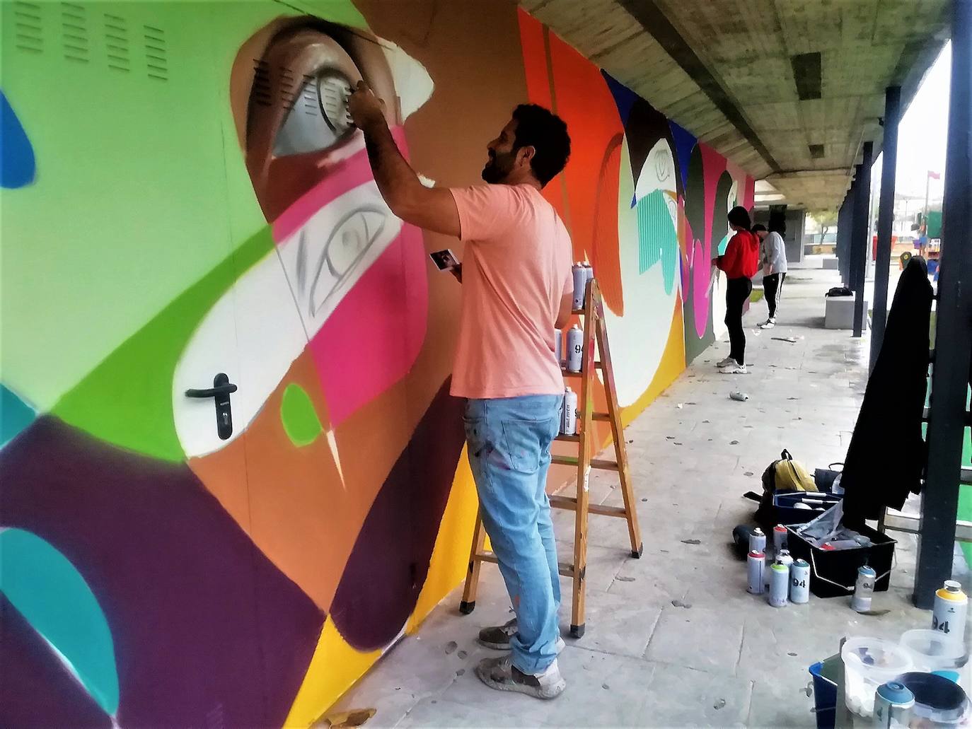 El célebre pintor urbano Belin acrecienta su legado artístico en la ciudad