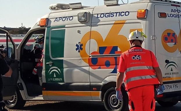 Herido grave un hombre de 69 años al caerle encima un fardo de paja de 300 kilos en Andújar