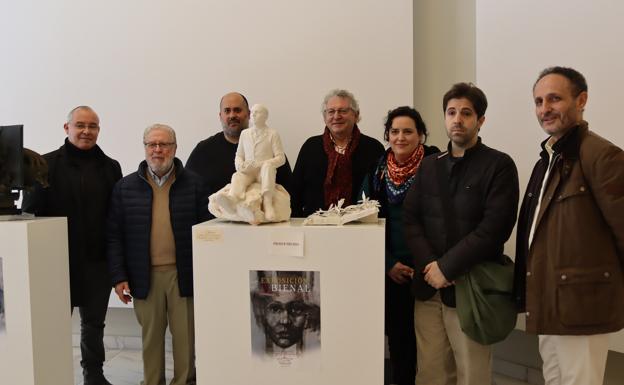 El Ayuntamiento otorga el premio de la IX edición de la Bienal de Escultura «Antonio González Orea»