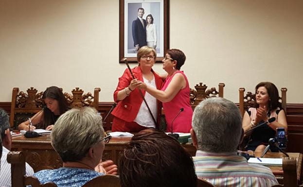 Isabel Mesas, nueva alcaldesa de Caniles en sustitución de Práxedes Moreno