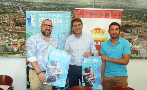 La IV edición del Open de Pádel Dentia ofrecerá una exhibición de Paquito Navarro y Sanyo Gutiérrez