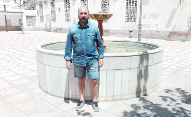 «Hay que seguir mejorando el barrio de las Cuevas hasta igualarlo con el resto»