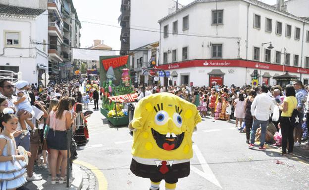 Miles de personas se divierten de día y de noche en la feria de Baza