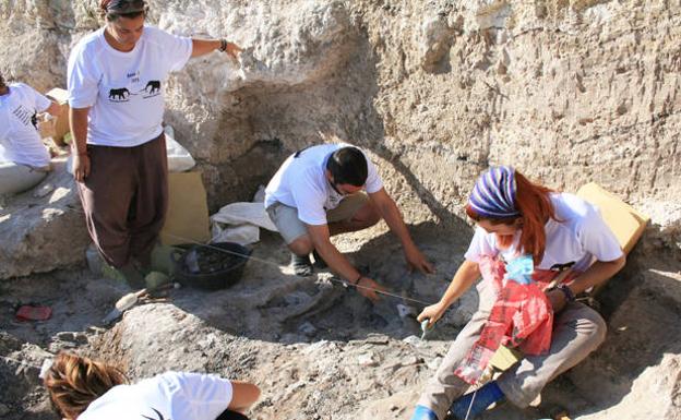 En marcha las excavaciones en el yacimiento Baza 1 datado entre 4 y 4,5 millones de años de antigüedad