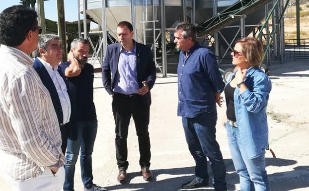 Agricultura entrega cerca de 80.000 euros a la cooperativa Agro Olivarera de Huéscar