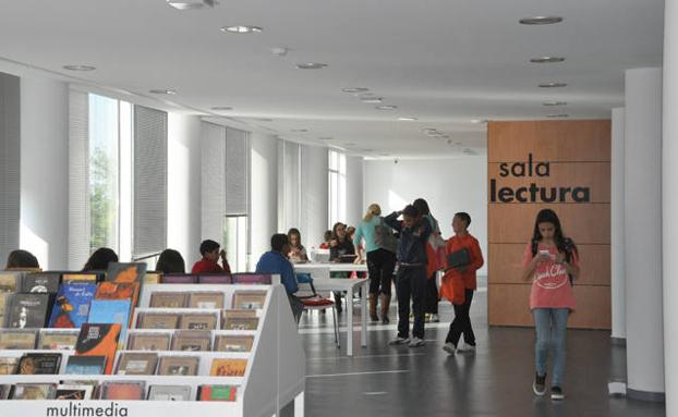 El Ministerio de Cultura premia a la Biblioteca de Baza por fomentar a la lectura