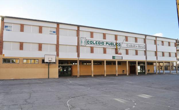 El Ayuntamiento de Baza invierte 20.000 euros en mejoras en los centros educativos