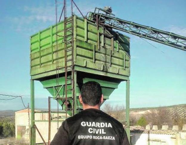 Clausurada en Baza una almazara por comprar aceituna robada