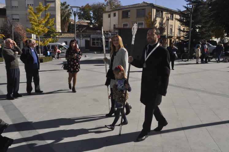 La Hermandad del Rocío de Baza acude a la iglesia de la Piedad con su nuevo Simpecado