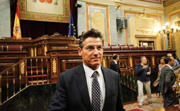 Luis Salvador: "El Gobierno nos tendrá que explicar si está dispuesto a dejar a la comarca de Baza y Guadix sin oportunidades de futuro"