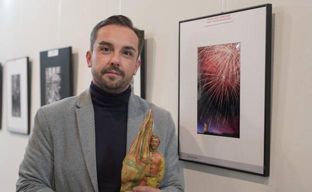 Pablo G. García recibe el premio a la mejor fotografía de la Feria de Baza 2017
