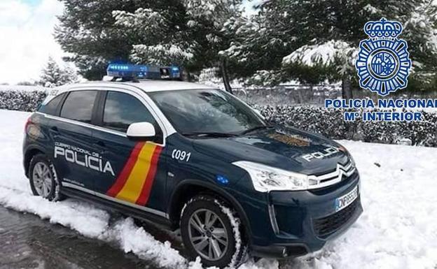 La Policía Nacional rescata a dos personas en la sierra de Baza