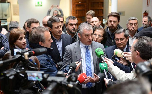 Javier Carnero vuelve a exigirle al Gobierno que cumpla sus compromisos con la línea eléctrica Caparacena-Baza-La Ribina