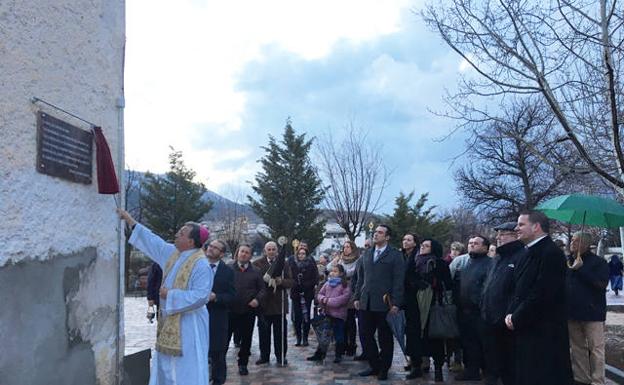 El Obispo de la diócesis se despide de La Puebla inaugurando el paseo de San José