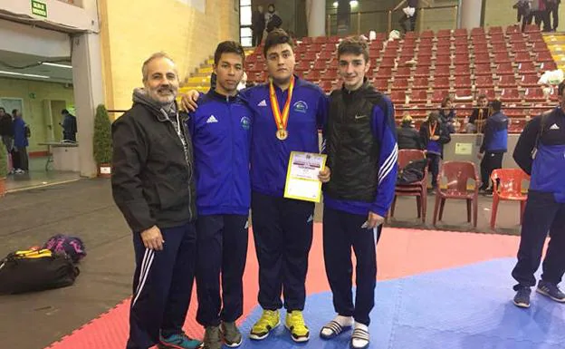 Moisés Herrera campeón de España en el Nacional Junior de Taekwondo celebrado en Córdoba