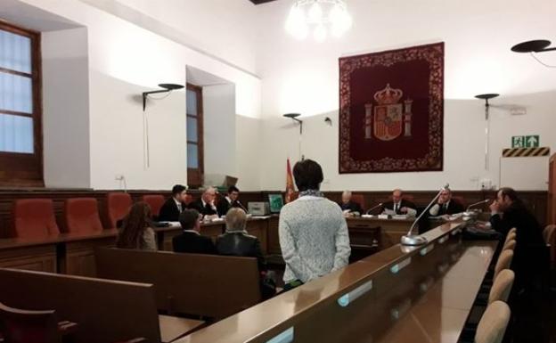 La alcaldesa de Caniles y el expresidente de la Diputación de Granada defienden la legalidad de las licencias investigadas