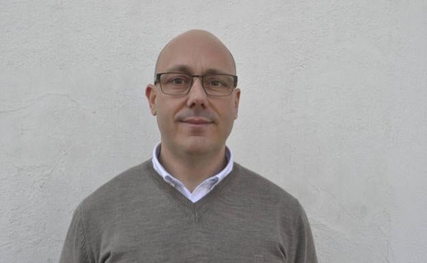 El concejal Fernando Serrano insta al Ayuntamiento a que soterre el cableado eléctrico