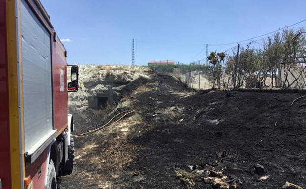 Los bomberos de Baza extinguen tres incendios durante el fin de semana