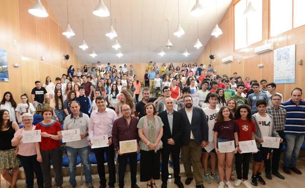 La Junta entrega al IES Pedro Jiménez Montoya el segundo premio del concurso escolar 'Ponte en Marcha'