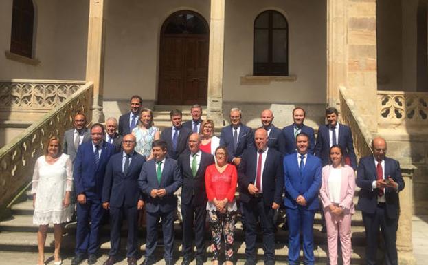 Pedro Fernández en la reunión de la Comisión de Diputaciones Provinciales celebrada en Salamanca