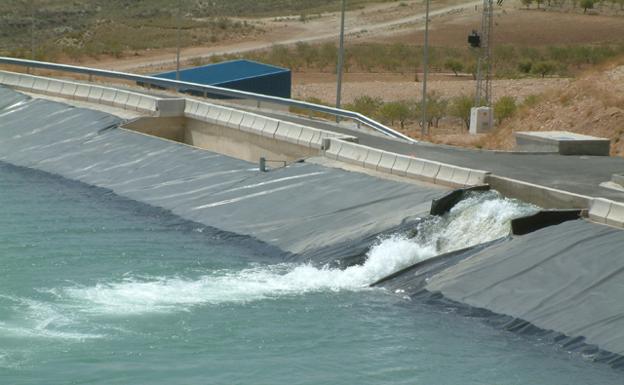 Frente común para exigir la duplicación de las canalizaciones del pantano del Negratín