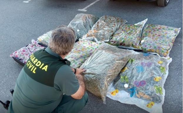 Interceptado un turismo en la A-92N, en Baza, con más de 40 kilos de marihuana