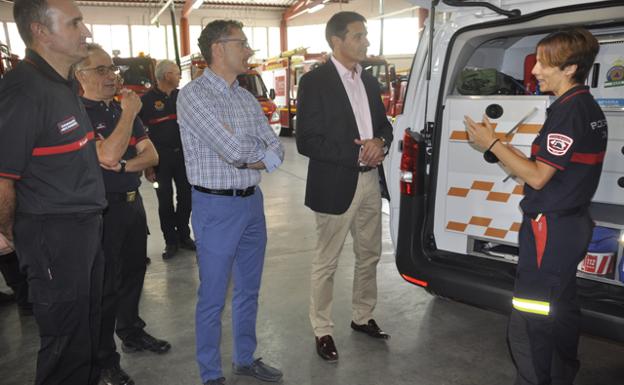 El parque de bomberos de Baza estrena un vehículo de intervención rápida (VIR)
