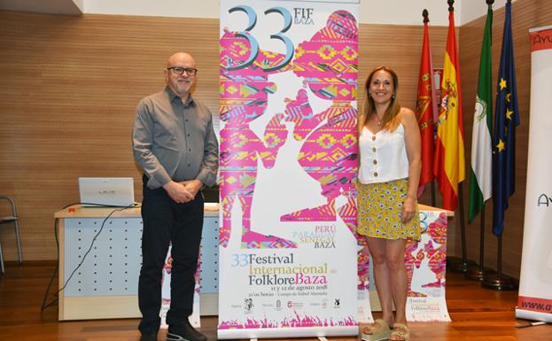 El 33 Festival de Folklore de Baza trae músicas y danzas de Senegal, Perú, Paraguay y Andalucía