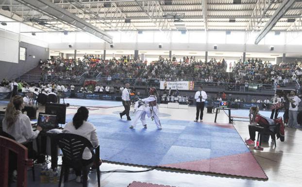 Obras de mejora en el pabellón de deportes por importe de 200.000 euros