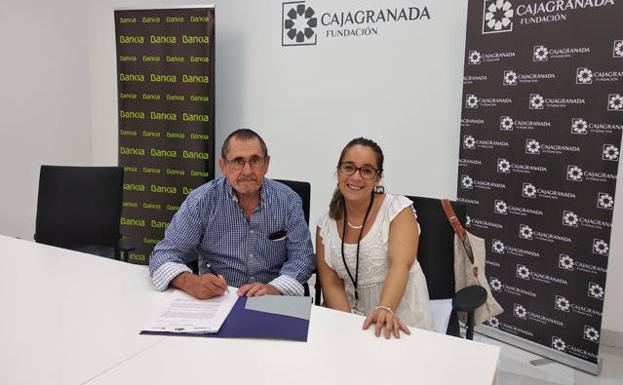 La Asociación AD-HOC firma un convenio con Bankia y Fundación CajaGranada