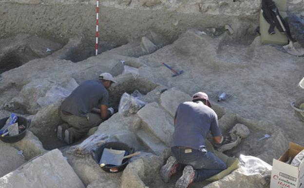 Aparecen 250 nuevos enterramientos de la necrópolis medieval de Baza