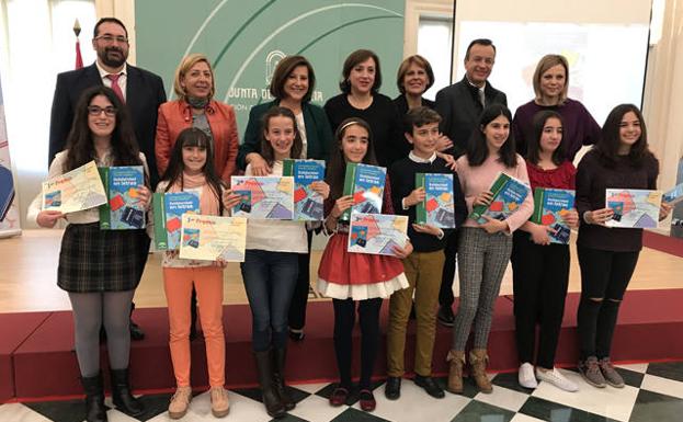 Una alumna del Colegio Santos Médicos gana el concurso literario' Solidaridad en letras'