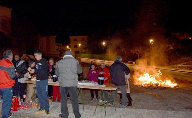 Baza se prepara para celebrar Santa Lucía con las tradicionales hogueras